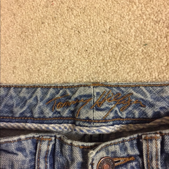 Tommy Hilfiger Jeans - Picture 2 of 3